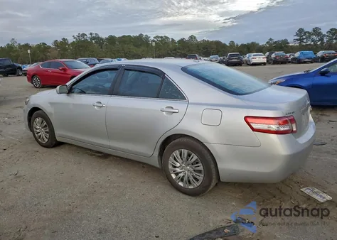 2011 Toyota Camry Base z USA, uszkodzony, nr VIN 4T1BF3EK6BU167201
